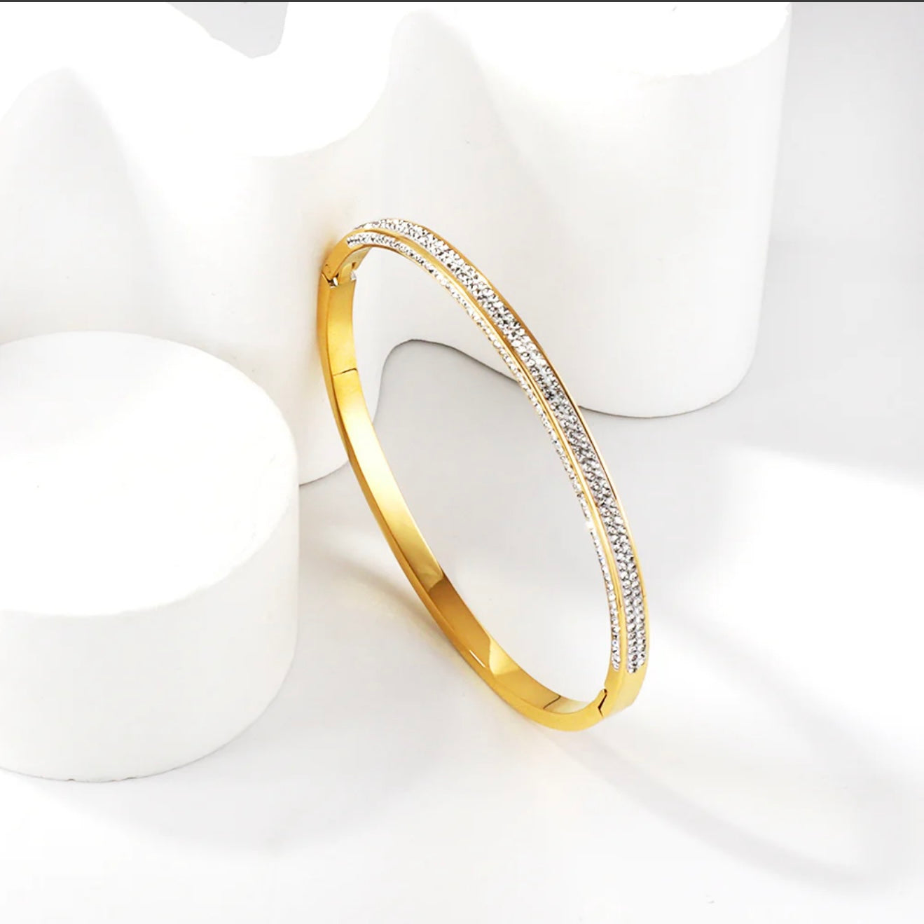 Simone Bangle – 18K Gold Plated Stainless Steel