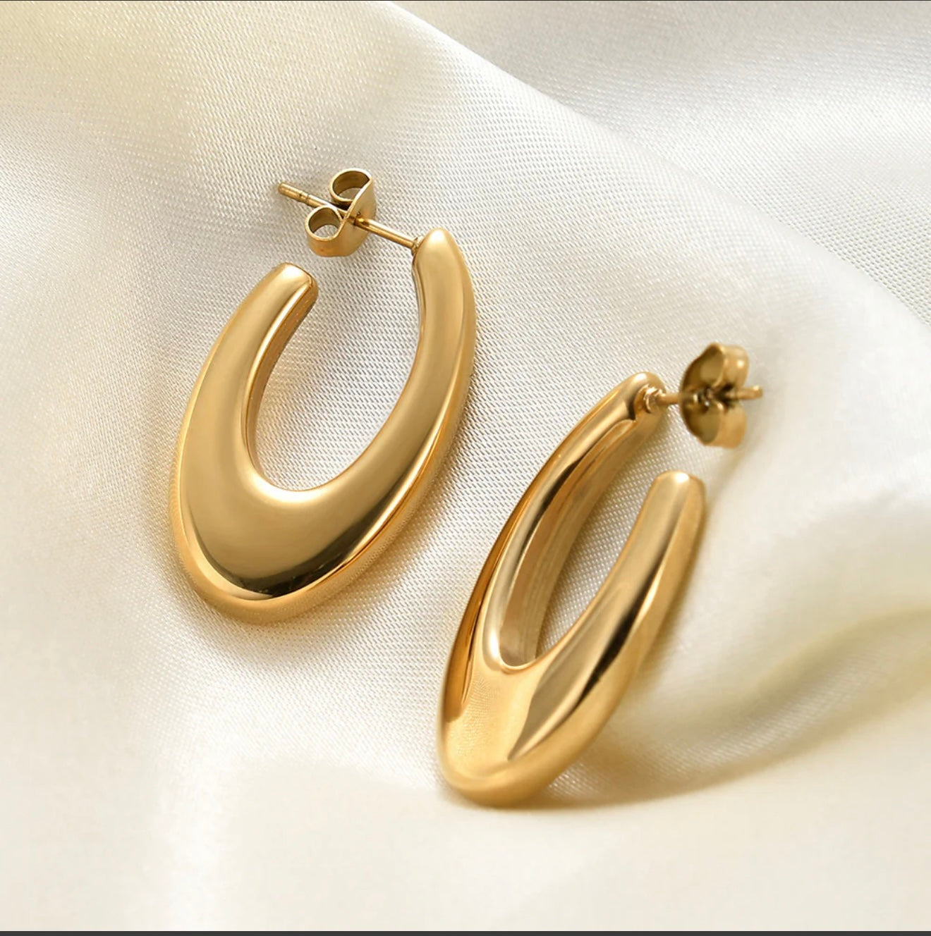 Michelle Hoop Earrings – 18K Gold Plated Stainless Steel