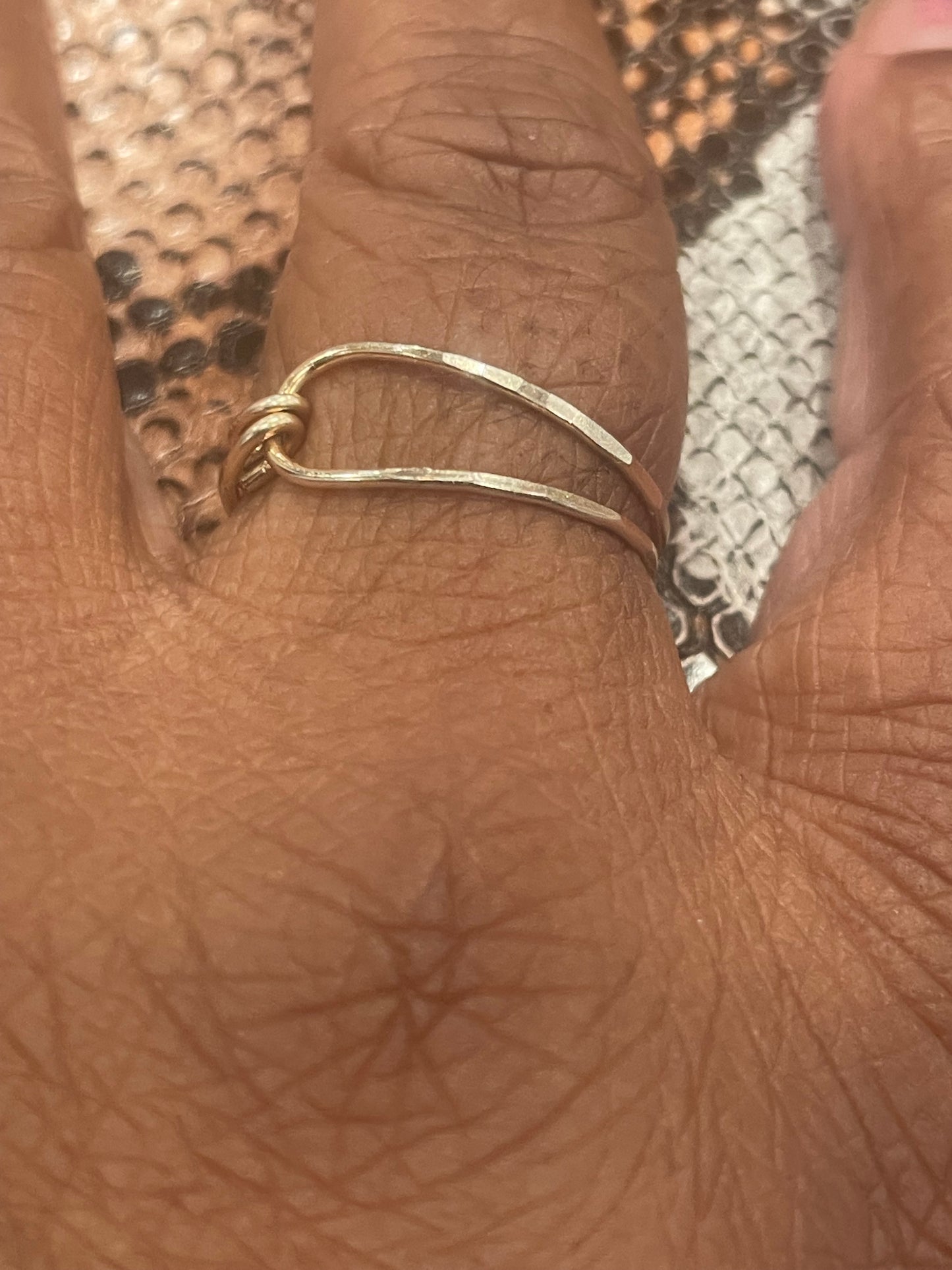 Simple beauty ring