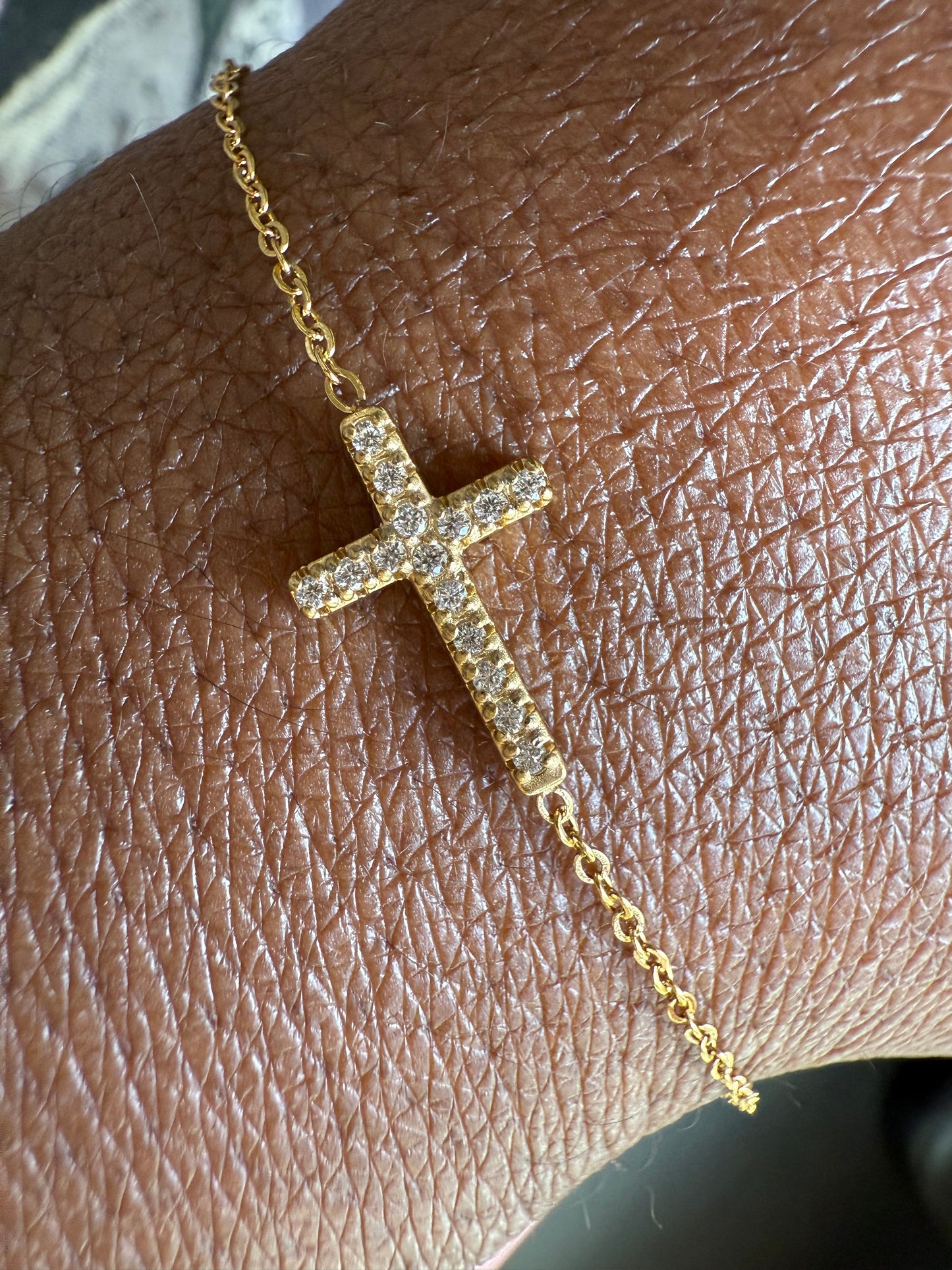 ✨ John 3:16 Cross Bracelet – 18K Gold Plated Stainless Steel