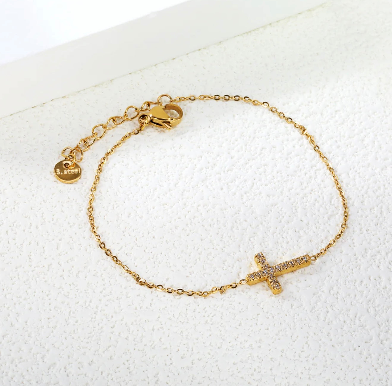 ✨ John 3:16 Cross Bracelet – 18K Gold Plated Stainless Steel