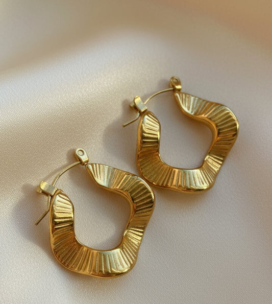 Mor Hoop Earrings – 18K Gold Plated Stainless Steel