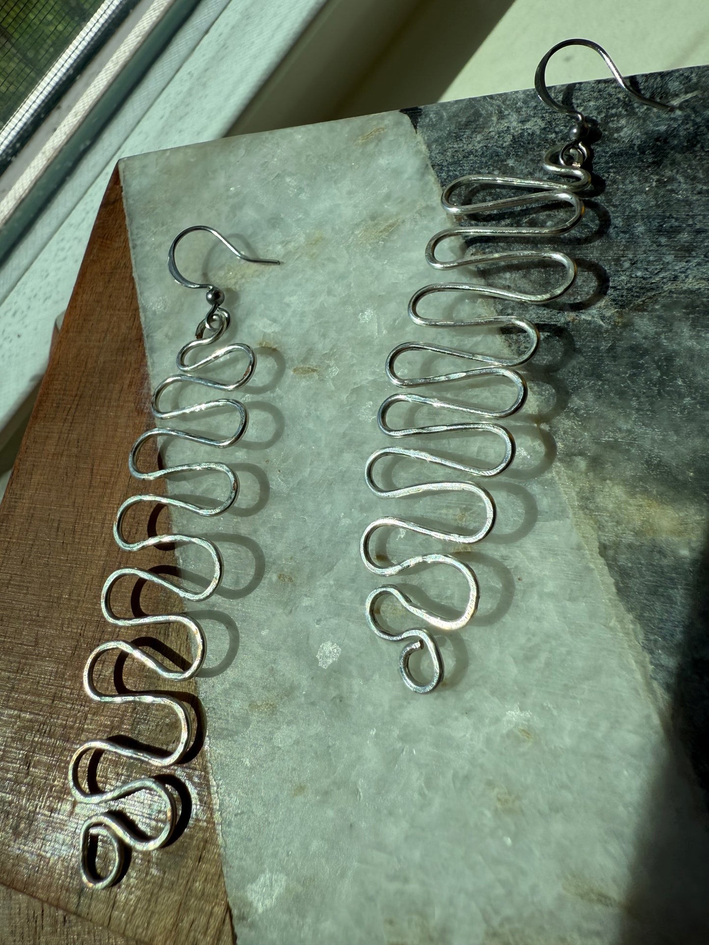Wave Dangle earrings