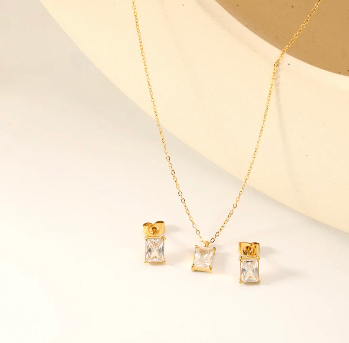 Clarity Rectangle White Zircon Necklace 18k gold plated stainless steel