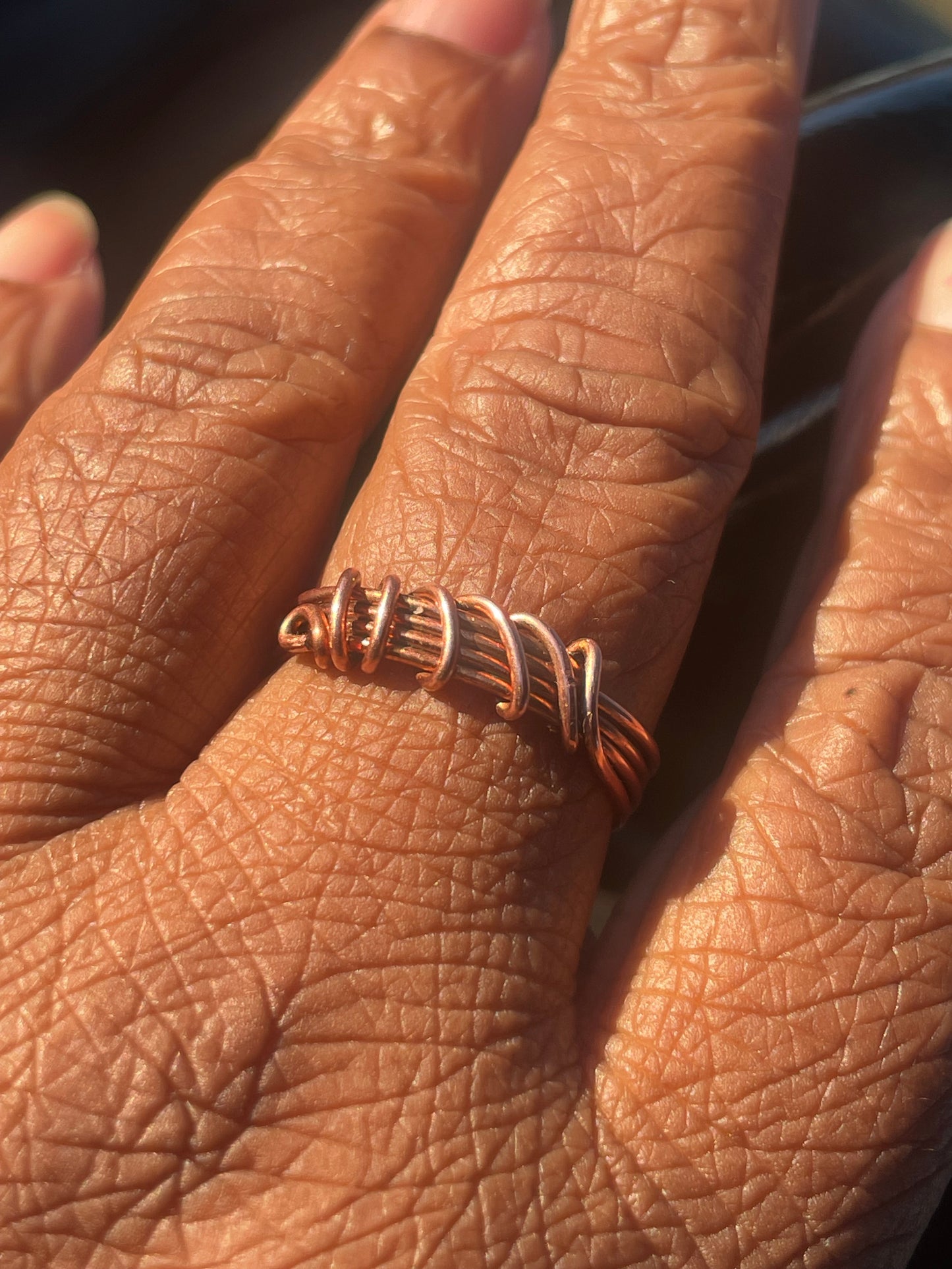 Wave band ring