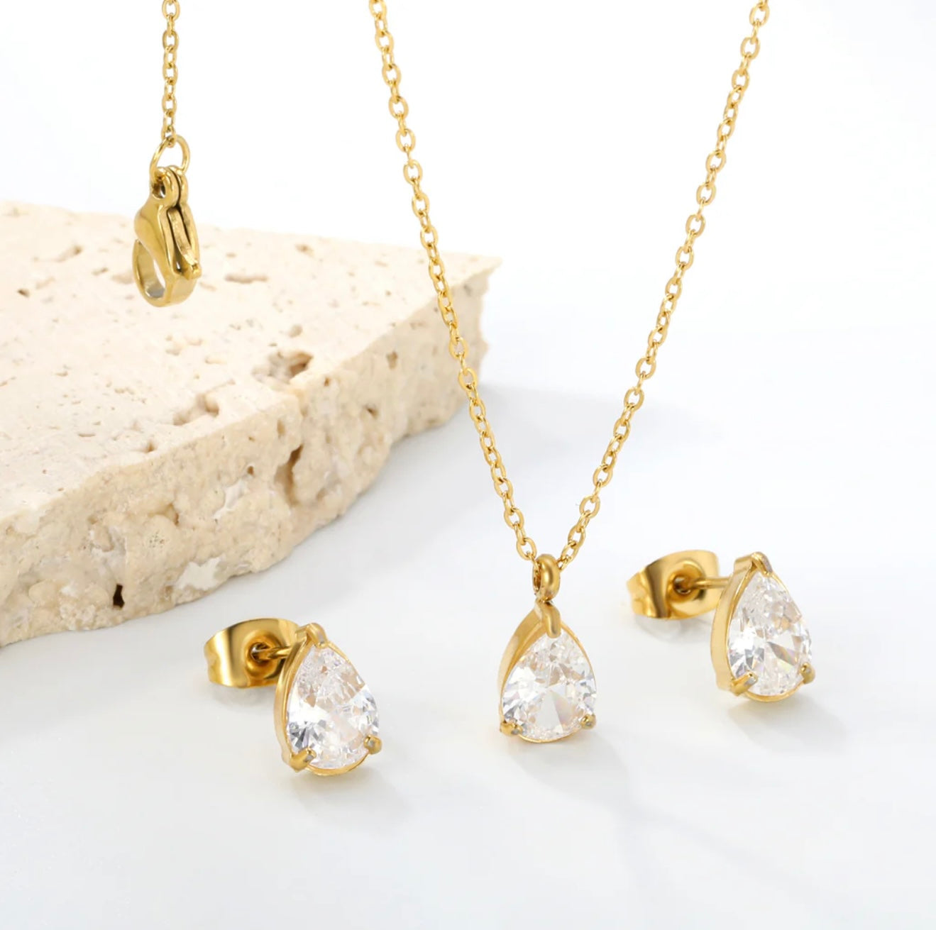 Teardrop White Zirconium Necklace – 18K Gold Plated Stainless Steel